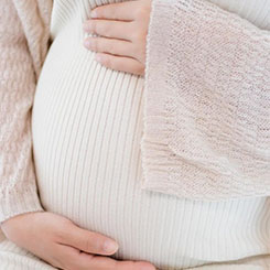 他认为五🚶‍♀️年后人们使🏌🐽用AI的主要方🤧🎗式将不再❓🔛是手机，下一代🤦‍♀️👁️‍🗨️